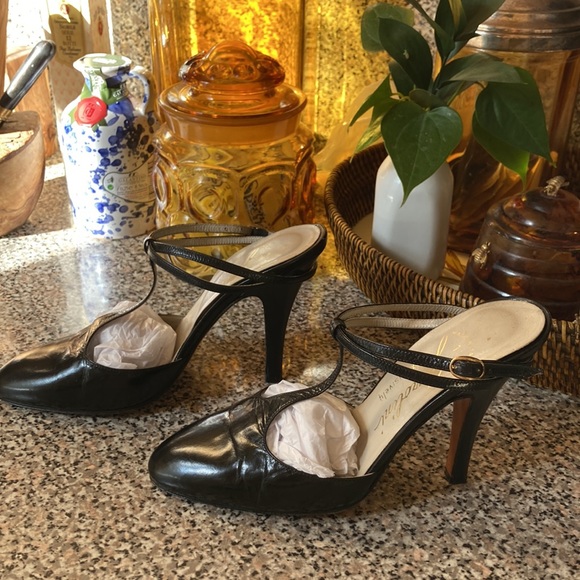 T-STRAPS TO DIE FOR! ANY OCCASION. - Picture 2 of 6